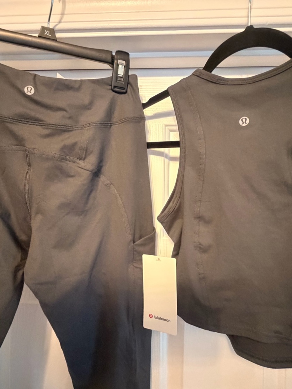 Lululemon Athletica Graphite Grey Leggings with Matching Crop Set Tank Sz 4 NWT - Picture 3 of 7